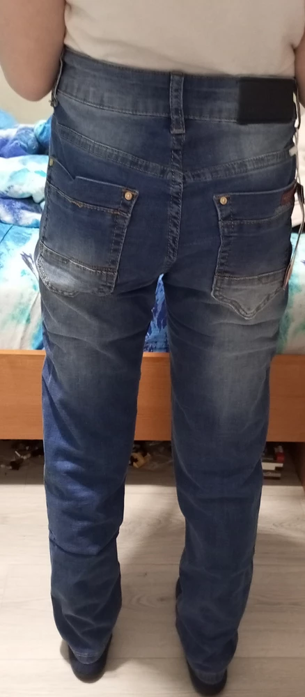 Рост ребёнка 138, джинсы подошли идеально, длина как я и хотела с запасом. Качество понравилось, все как и заявлено продавцом