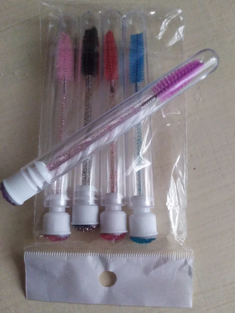 Всё целое, как на картинке, упаковано в пупырку.