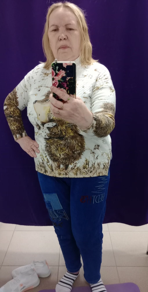 Джинсы понравились. Цвет сочный,тянутся. Спасибо.