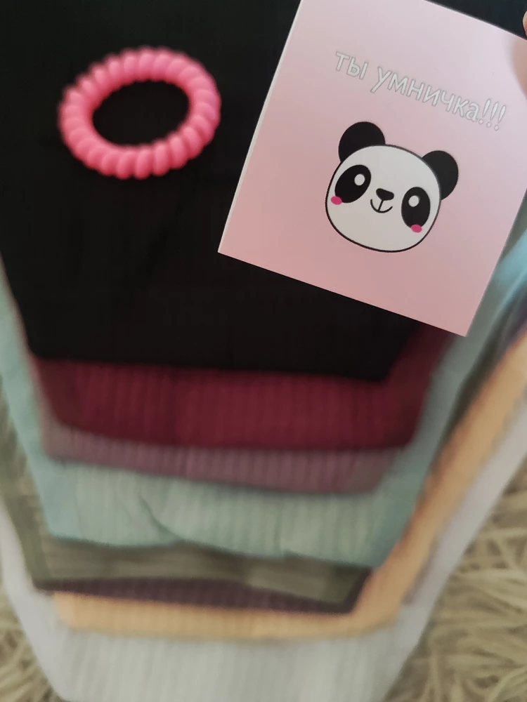 Качество ткани хорошее, приятности в подарок. На мои 92 размер 42-44 малы. Отдала дочке, ей в пору