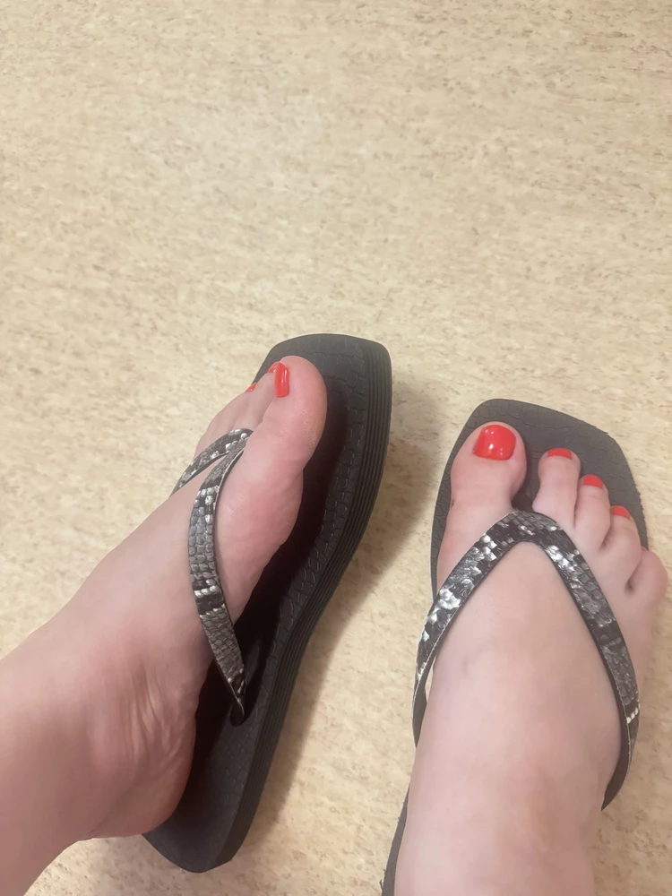 Отличные сланцы 👌🏻 понравились. Спасибо продавцу🥰