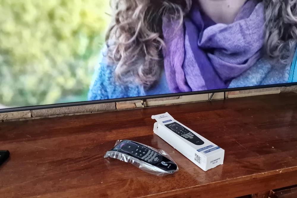 Отличный пульт. Работает сразу с коробки без заморочек