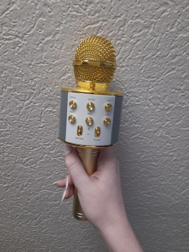 микрофон дочке понравился, а и чего скрывать, мне самой тоже, даже просто как колонку ее использовать и музыку слушать, когда дома нет никого