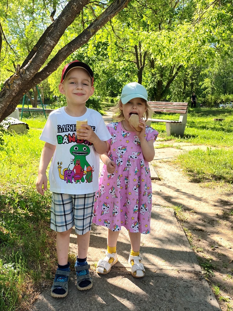 Хорошее платье, дочка в него влюбилась, постирать не даёт😄у нас рост 107