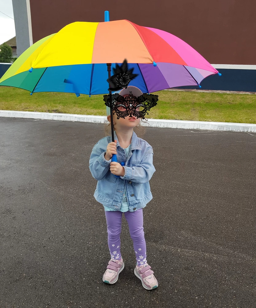 Классный зонт, дочь была очень рада. Механизм крепкий, цвет яркий