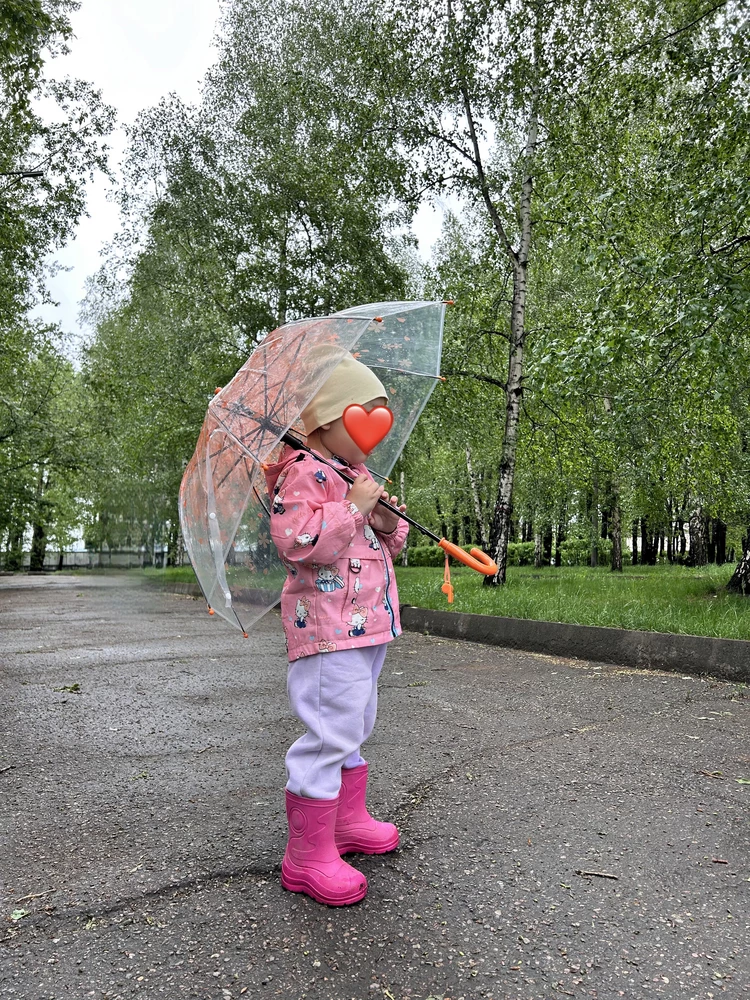 Дочке нравится зонт! Пришло все целое!