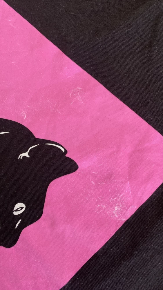 первая стирка … 
хоть и беру эти футболки в качестве домашних, не хотелось бы чтобы всё слазило в первой же стирка