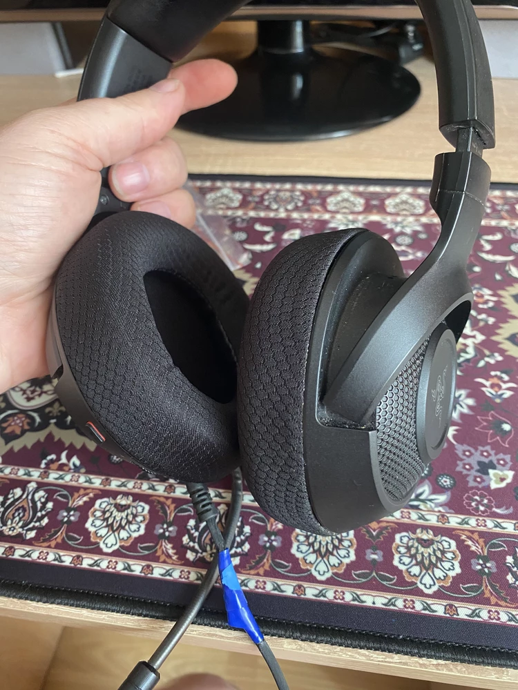 Подошли отлично. Наушники - razer kraken x.