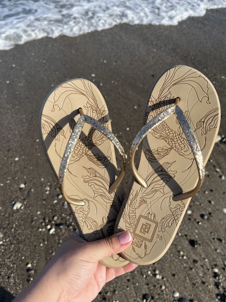 Очень удобные, красивые. Идут в размер, получала от них удовольствие весь отпуск