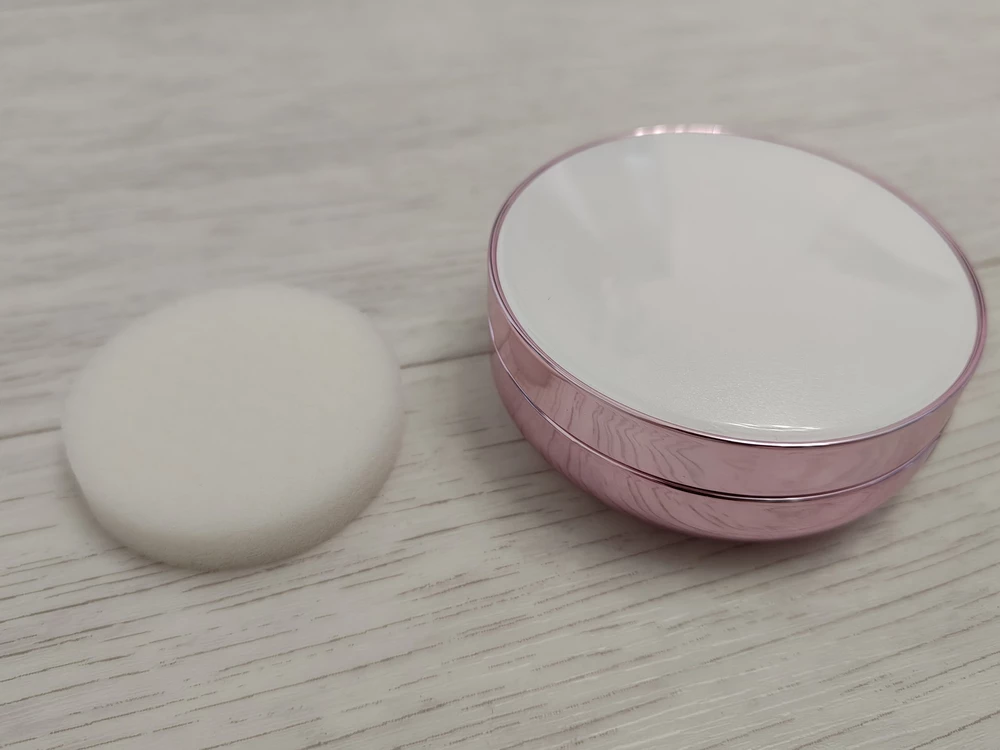 Классный кушон. Надо было совместить 2 тональных, и этот кушон отлично подошёл для данной задачи)