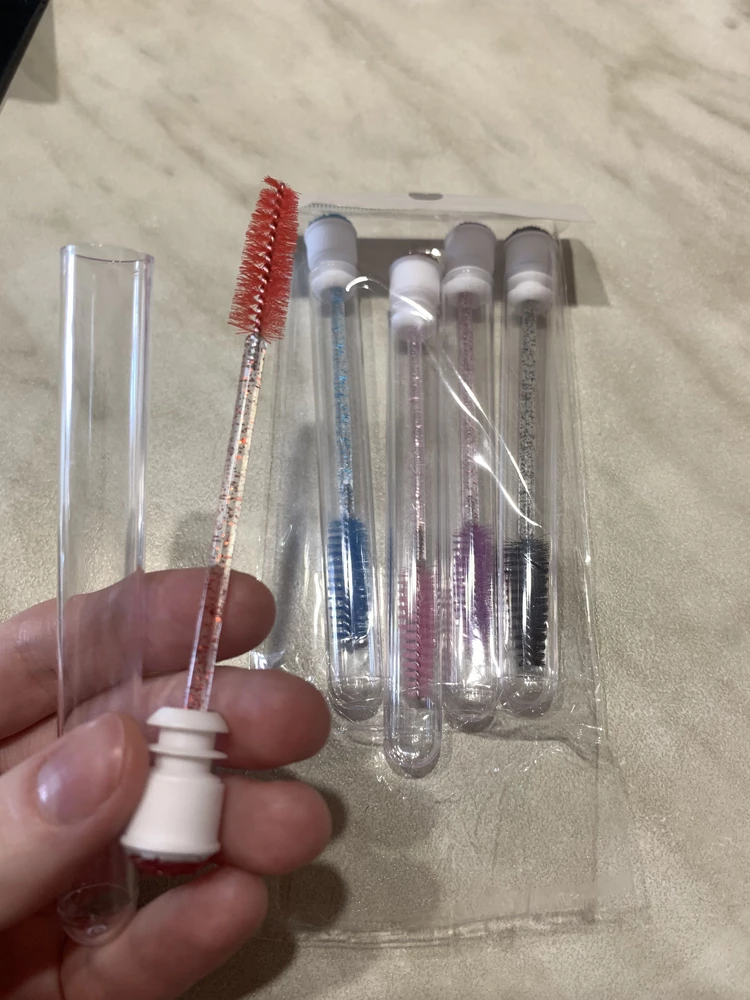 Хорошие щеточки, разложила по сумкам)