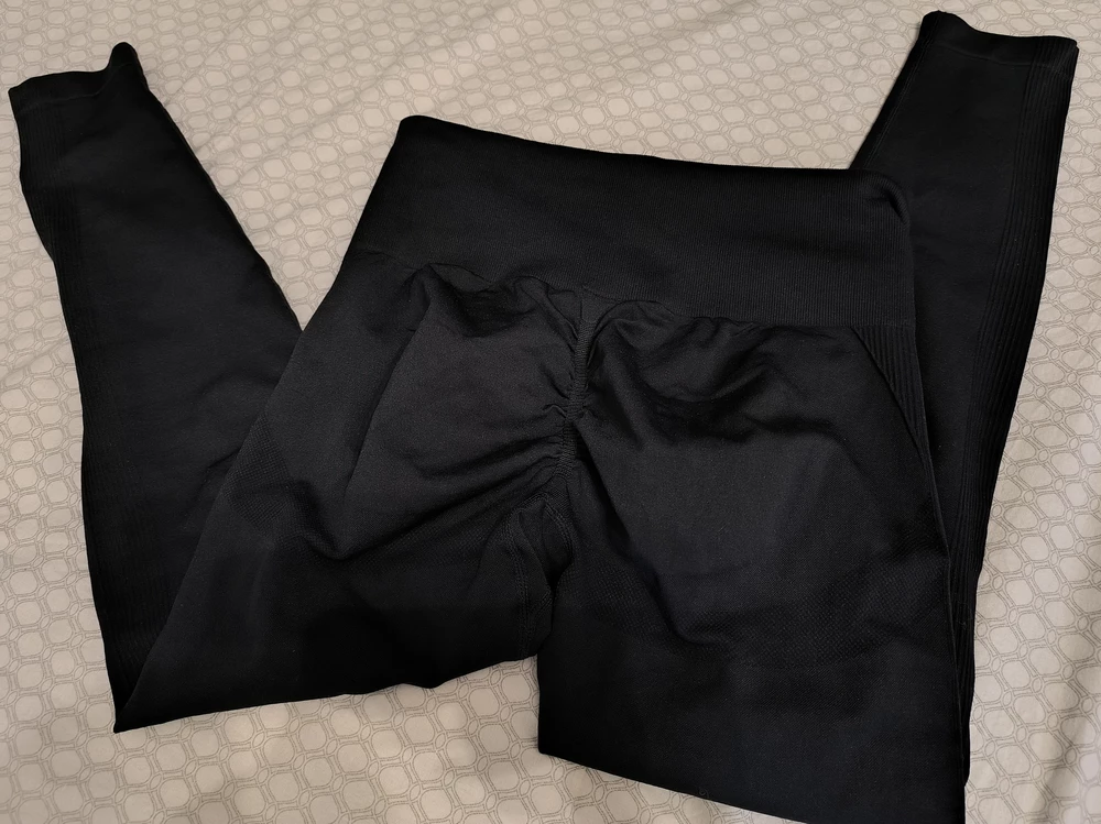 Любимые лосины, покупаю только их у этого продавца, есть уже несколько моделей. Размеру соответствует, дышащие, приятные к телу