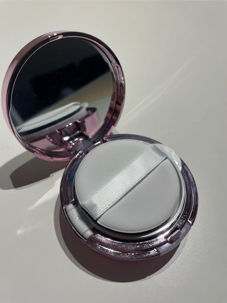 Пришел без подреждений, был хорошо упакован. Я уже попробовала смешать и залить туда тональник нужного мне оттенка – это быстро и удобно делается