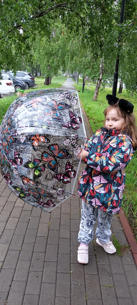 Отличный зонт! Прочный, красивый, модный, выглядит дорого! Дочке 8 лет , идеально!❤️⭐⭐⭐⭐⭐