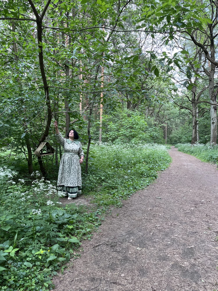 Пркрасно все!!! Заказала платье, подъюбник , пояс , все подошло, чувствую себя барышней)))