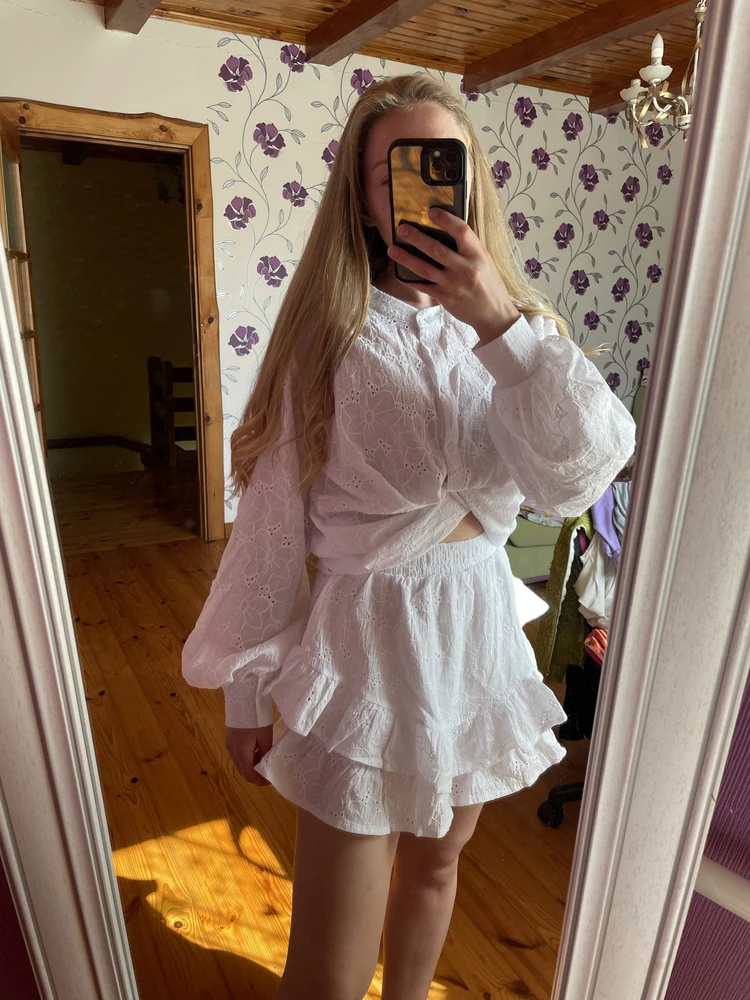 Очень понравился. Красивый костюм