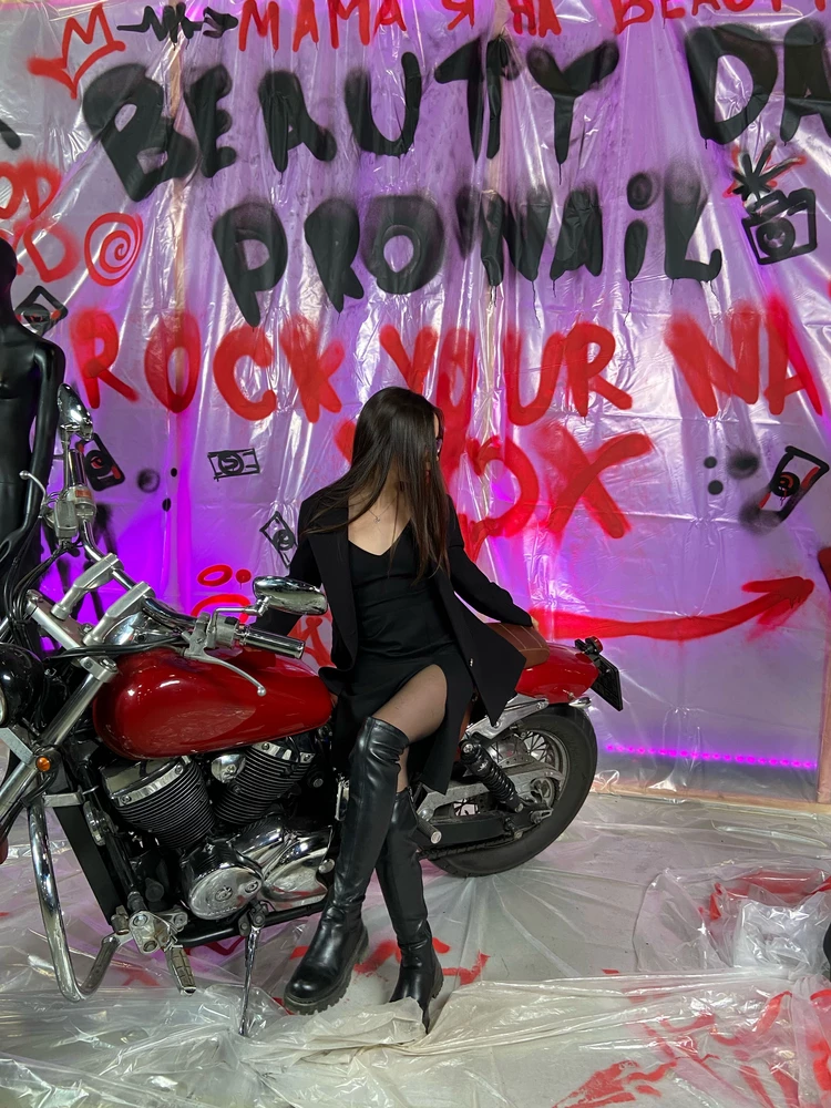 Мой рост 152 см, вес 42 кг
Размер 38 сел идеально 🥹
Платье отличного качества, не скатывается и не линяет после стирок
Спасибо, что порадовали дюймовочек наличием таких маленьких размеров 🫶🏻
Надеюсь, у вас в наличии еще появятся другие модели на такие параматры