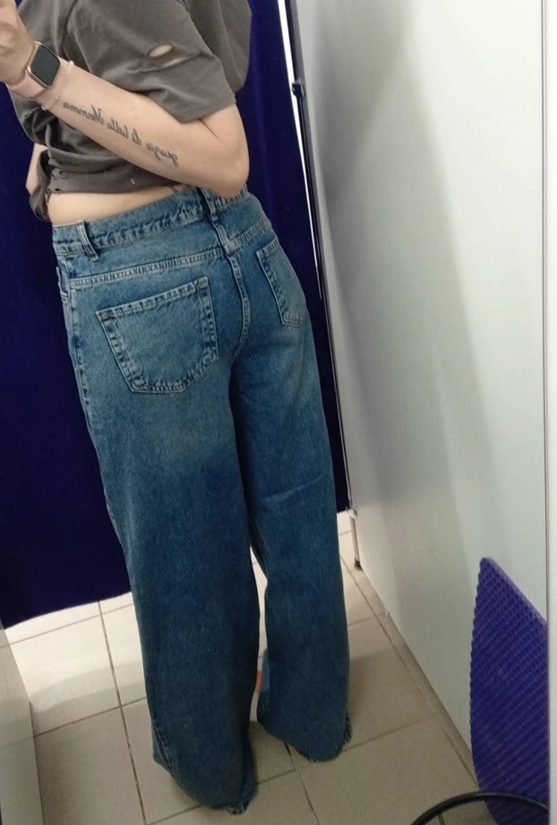 Супер, со своим ростом 185 см , я впервые нашла на столько длинные джинсы,довольна, как ребёнок❤️