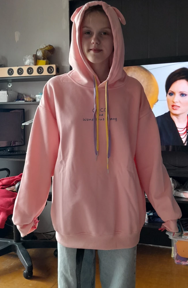 Худи понравилось, уютное и красивое.
Качество хорошое