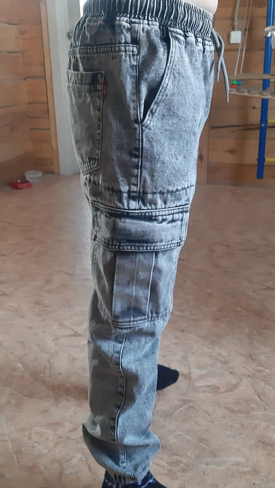 Красивые и качественные джинсы. В размер.