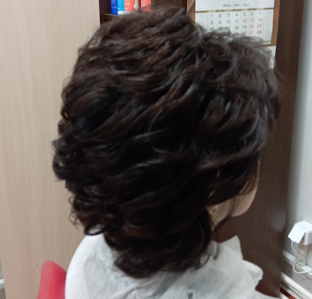 Плойка не плохая, быстрый нагрев, единственная прижимную планку хотелось бы поплотнее