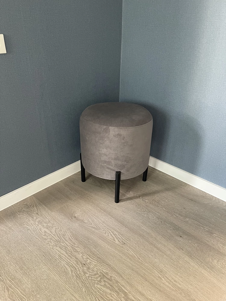 Я в восторге! Пуфик пришел очень быстро, упакован надежно, все комплектуюшие на месте, сборка заняла одну минуту
Сам пуфик невероятно красивый, идеально вписался в интерьер
Спасибо! Тот случай когда покупка действительно принесла удовольствие
Еще хочу отметить цену
Подобного рода пуфики в магазинах и на сайтах я встречала только дороже
Цена у данного продавца очень порадовала