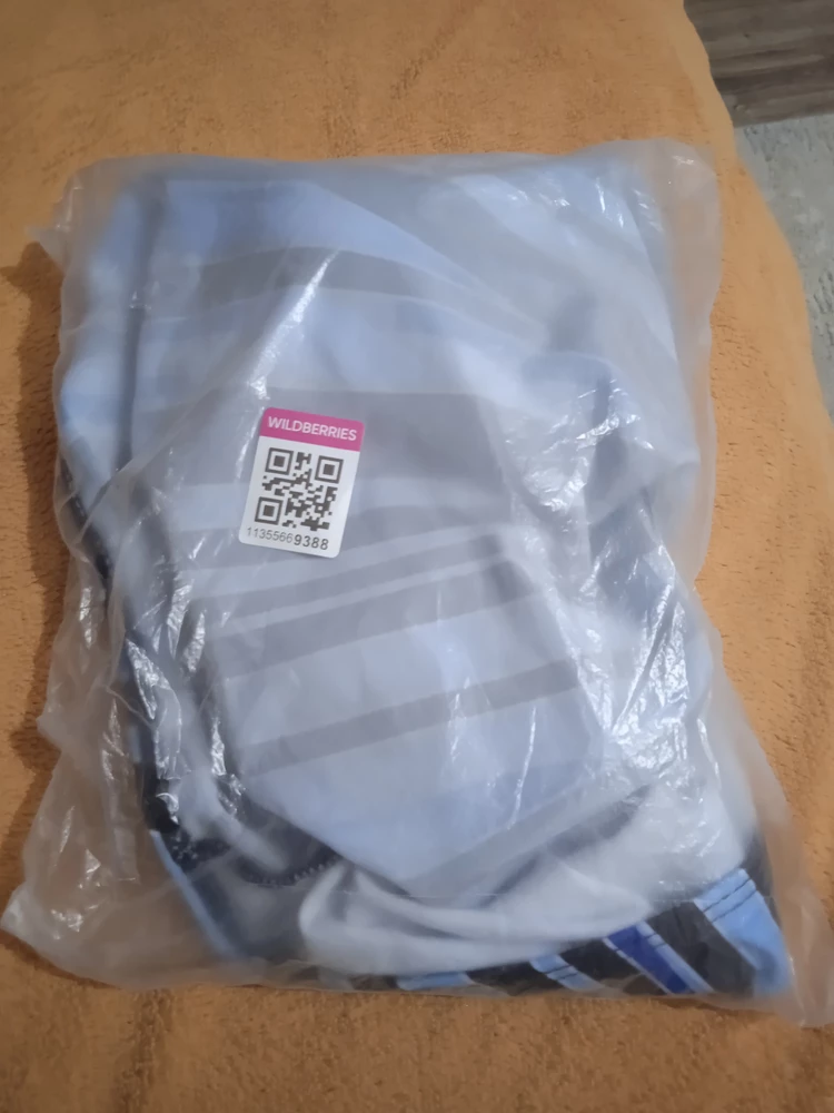 Упакован ужасно  на рост 1.60 мал спереди очень большие вырезы всё на показ.теперь только перешивать в раздельный. Подкладки под бюст гуляют не зафиксировано. Короче ужас не берите.красная цена ему 250₽