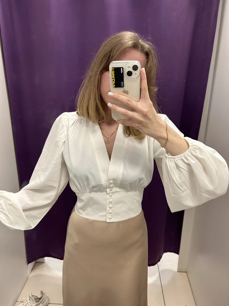 Очень красивая блузка. Я в восторге😍