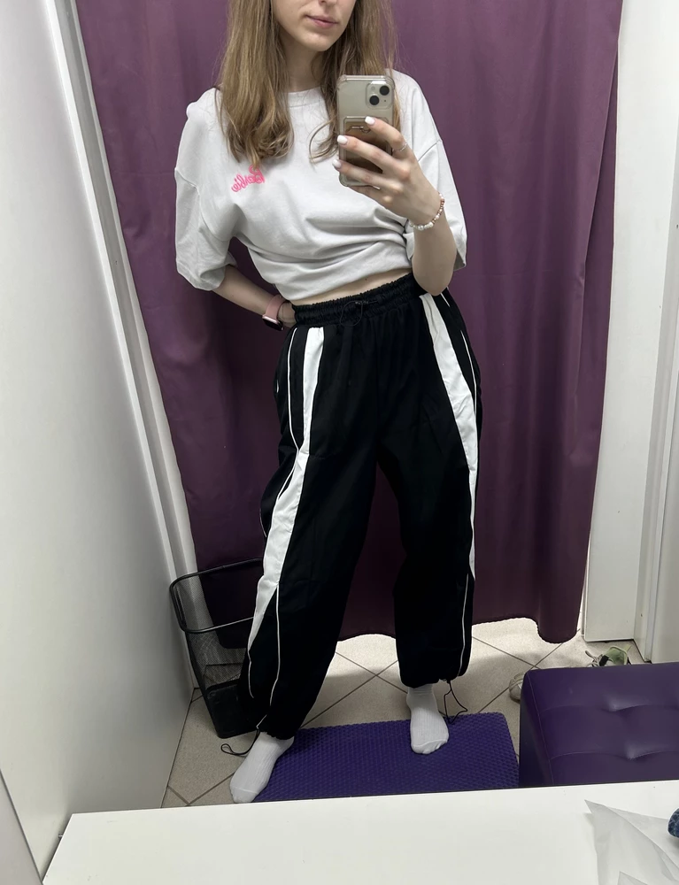 Самые лучшие карго на вб ❤️
На рост 173 идеально подошли, материал приятный, не электризуется