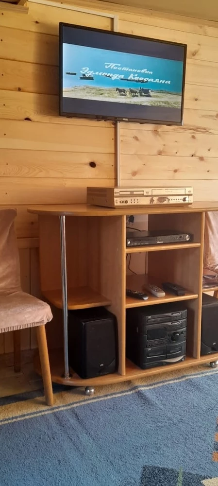 Упакован отлично. Доставка бережная и точно в срок. Товар в отличном состоянии.
Вписался в интерьер второго этажа дачи отлично. Эксплуатация пока одни сутки. Семья довольна 👍.