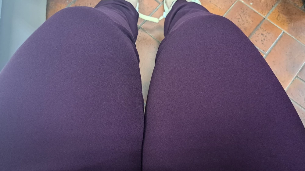 По вашему это бордовый?
Качество хорошее, но цвет абсолютно не такой. Отказ