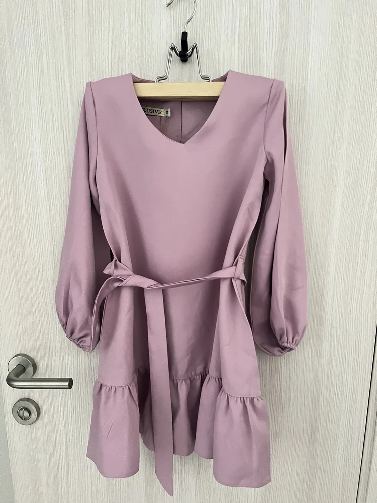 Замечательное платье на лето. Ребенок доволен!! Приятная ткань, хороший пошив, нитки не торчат.