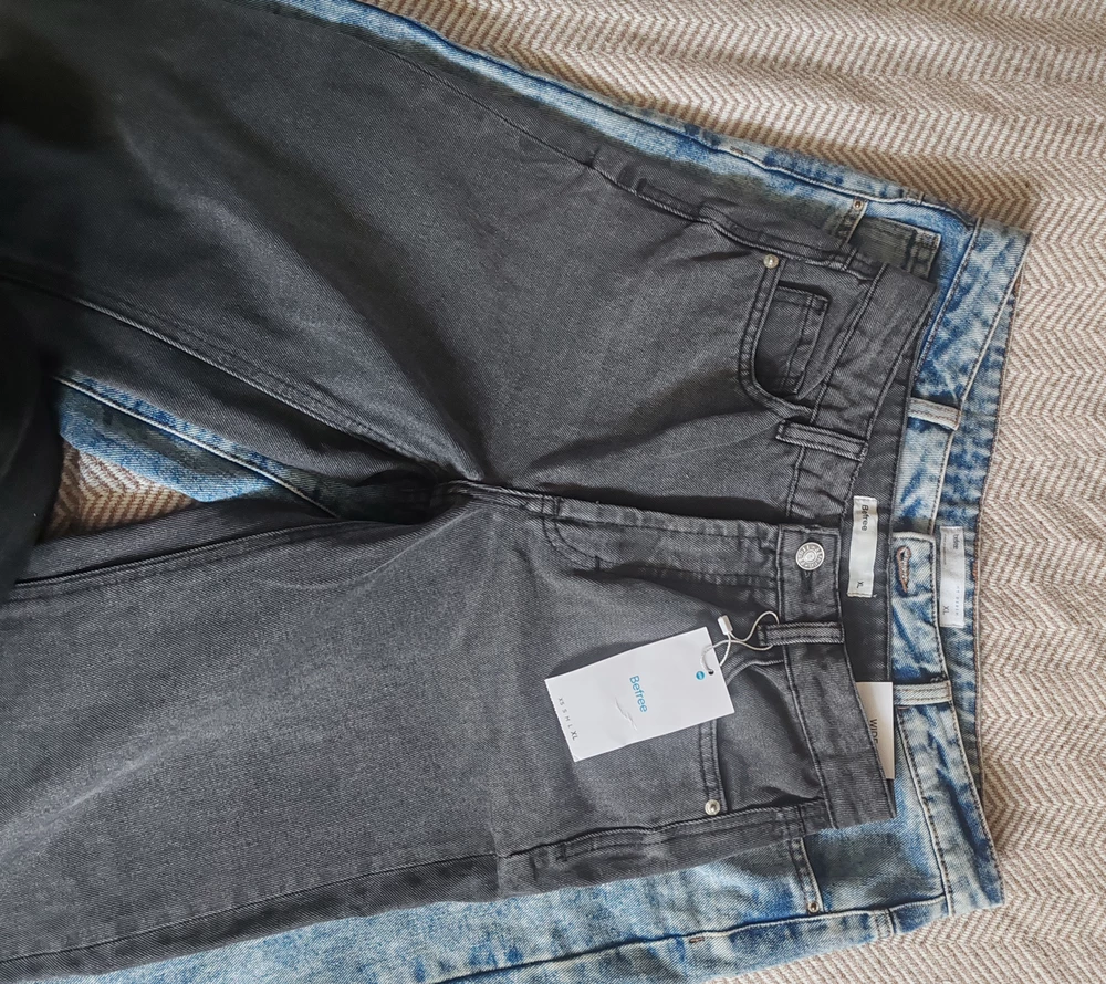 Мне попались сильно маломерящие джинсы. Как такая разница получилась у одного бренда в одном и том же размере, непонятно