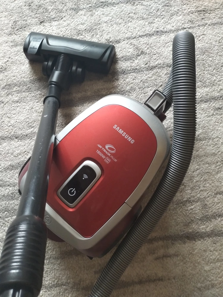 Переживала что насадка  не подойдёт по размеру ,всё супер 👍🏻,покупкой довольна, проверено в деле😁К насадке прилагался адаптер.Ценник не аховый, рекомендую!!Спасибо продавцу.