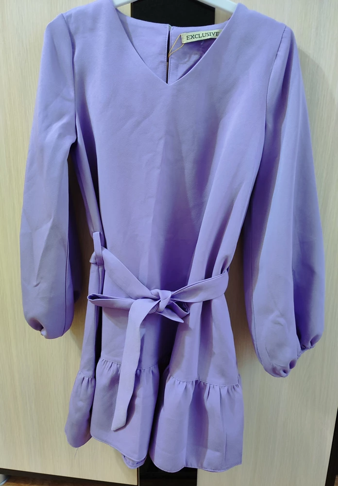 Платье очень понравилось. Самое главное, это приятный к телу материал. Цвет насыщенный, дочка довольна. На 9летнюю не худую девочку село отлично.