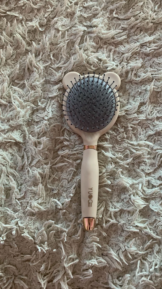 Расческа хорошая мягкая ребенок доволен