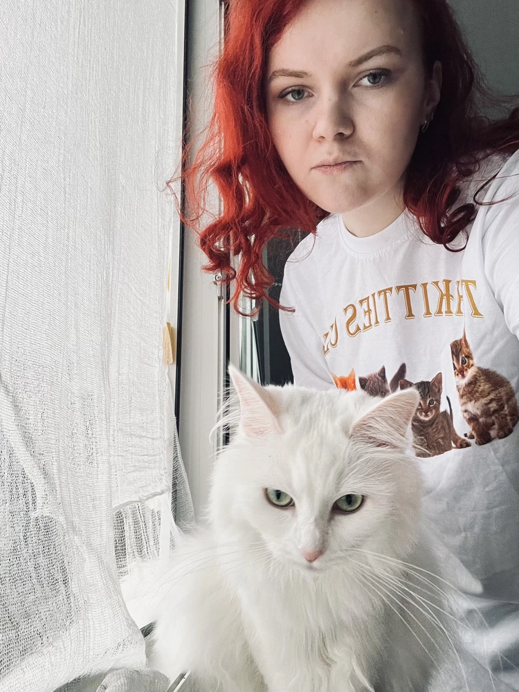 Милейшая футболка с котятками)