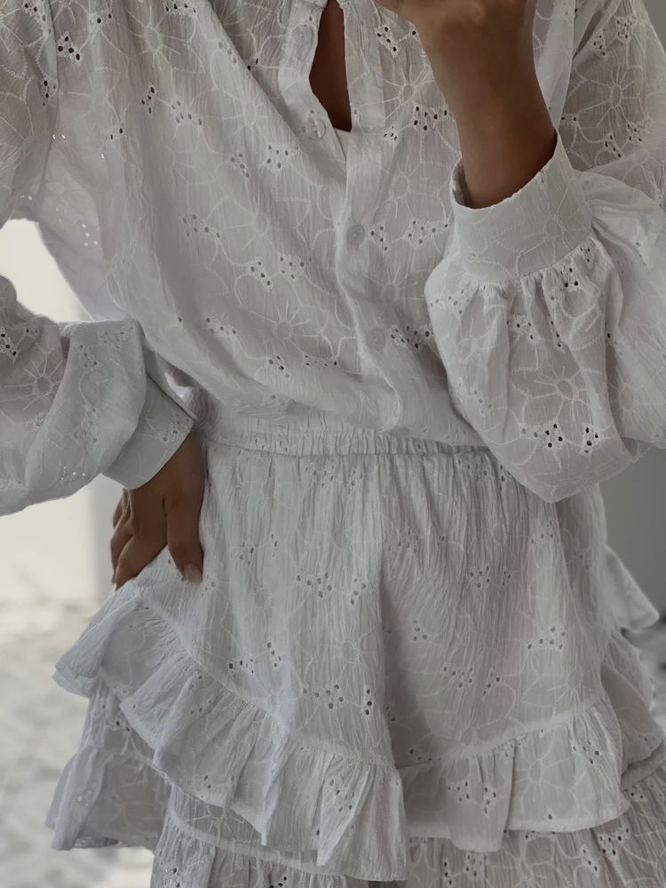 Классный костюм! Можно носить как вместе, так и по отдельности. После обзора в reels пару человек уже написало, что нет в наличии😀