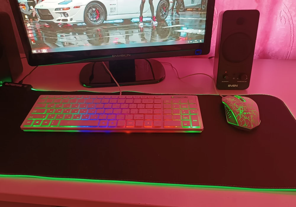 всё супер, прекрасно работает, мягкий, удобный