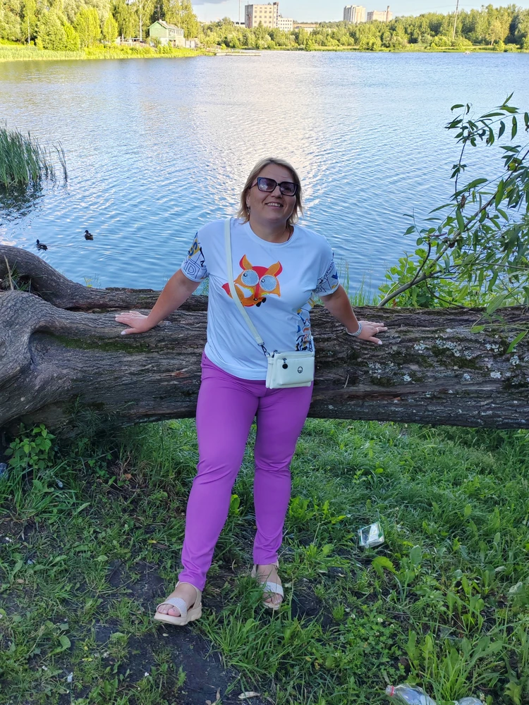 Уже не первые штанишки данной фирмы покупаю. Все очень классные. Ношу 56, штанишки взяла 54, но можно бы и 52, наверное. Рекомендую продавца