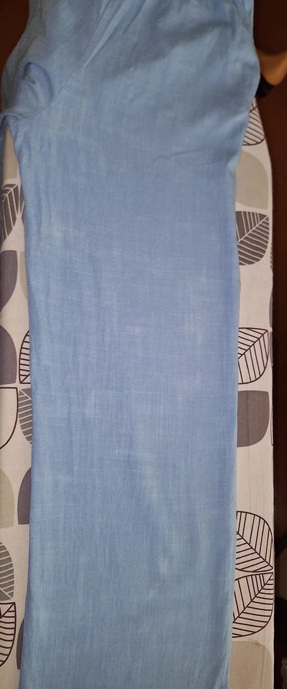 Ни разу не одевалось . После первой стирки на деликатно режиме без оджима порвались штаны