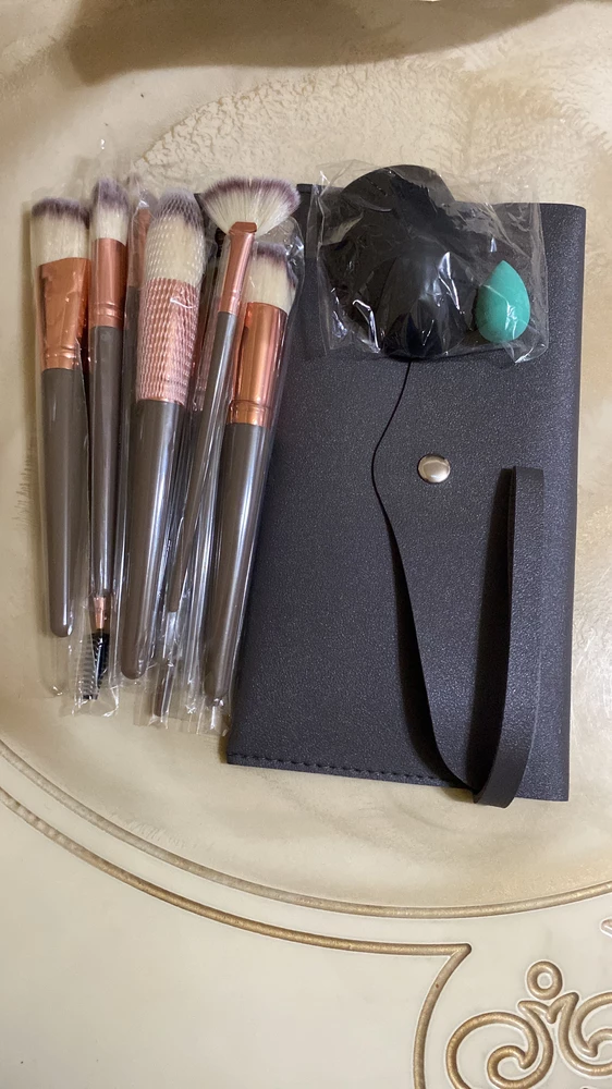 Очень понравились кисточки , доставили быстро , спасибо продавцу за мини подарочек , тем более за такую цену 🥹🥹❤️❤️❤️