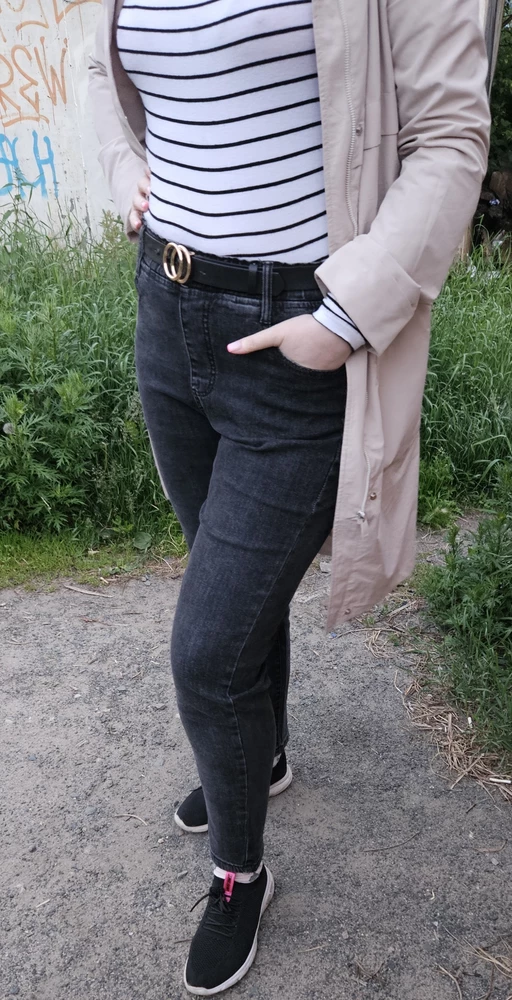 Отличные джинсы, стрейч, размер идеально подошёл. Подруга сказала, что тоже себе такие закажет.