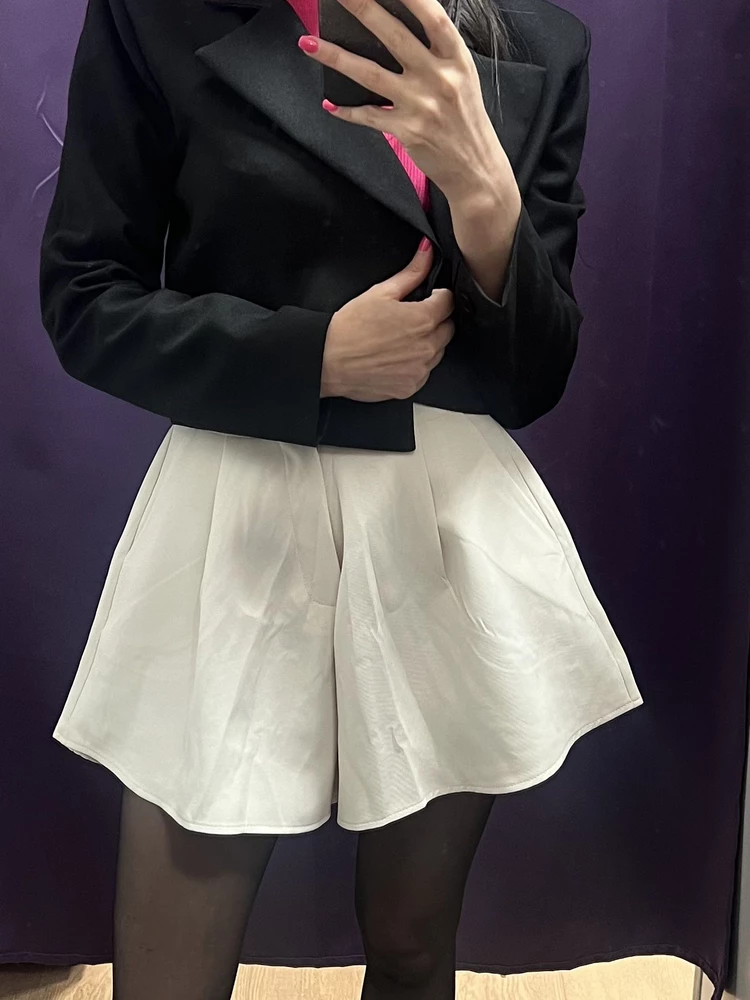 Крутые шорты, одни из любимых. Не угадала с размером, но перезаказала 🤩