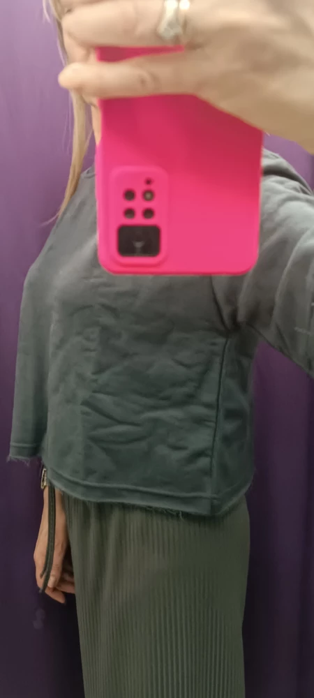 Хороший свитшот, сидит отлично, рост 172, ношу 46-48, этого размера не было,взяла 50,сел отлично