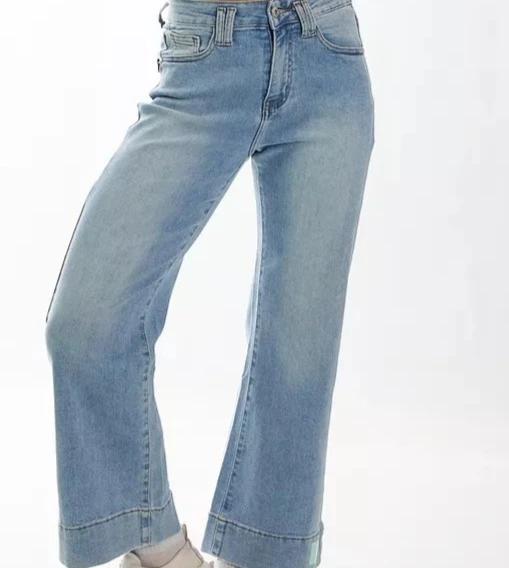 Классные джинсы, беру вторую пару данного производителя модели разные, размер 30 идёт на 48/50 ИДЕАЛЬНО,  цена просто сказка за такие классные джинсы