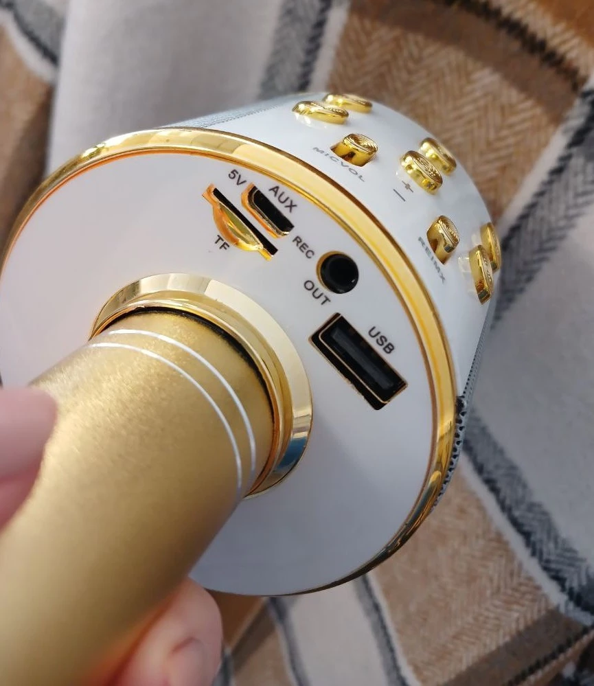 Крутой такой микрофон, очень порадовало качество звука, и то что им очень просто управлять. И выглядит прикольно