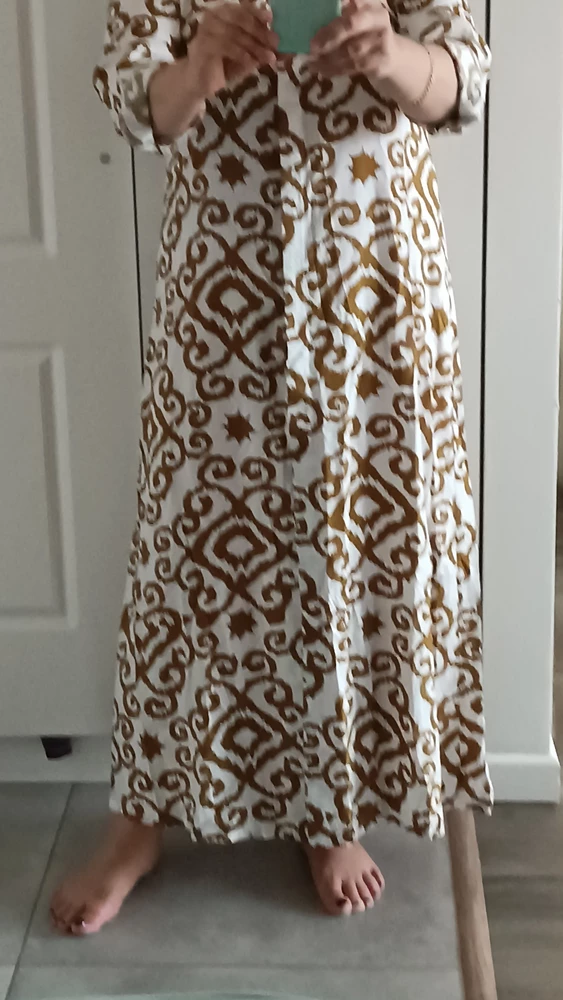 На свой 50 заказала 50 р. Хорошо подошло. Стройнит.