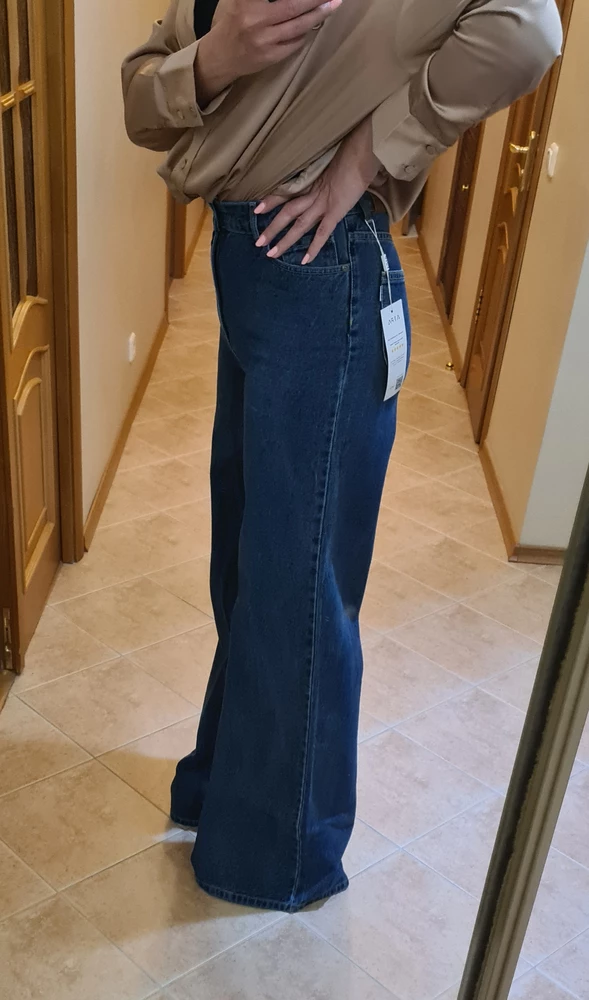 Отличные джинсы!!! Первые в моей жизни такой длины. Мой рост 180 см, взяла 48/182 и не прогадала, они даже под каблук подойдут. Спасибо производителю за качественный продукт!