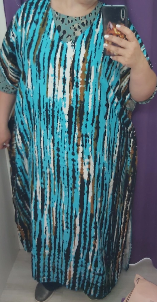 Цвет красивый. Отказ, потому что лично меня очень сильно стал прибавлять в весе. А я итак не маленикая)) на худеньких наверное поинтереснее будет смотркться... но странно общий размер на всех. Материал очееь приятный.